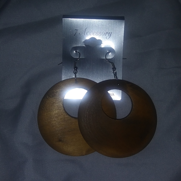 Earrings - Picture 3 of 16